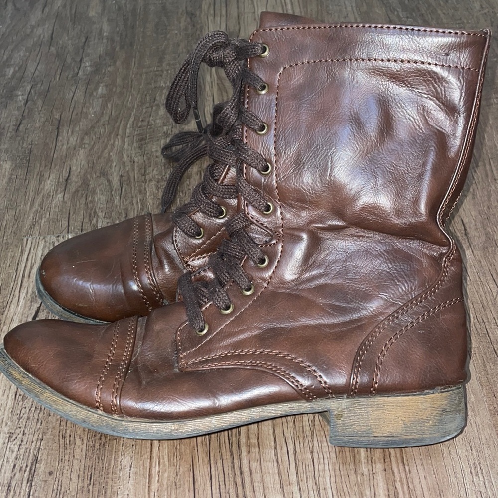 Brown Target Boots Size 8